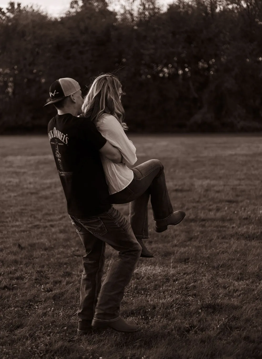 Preview from Maya Harwood Photography's site